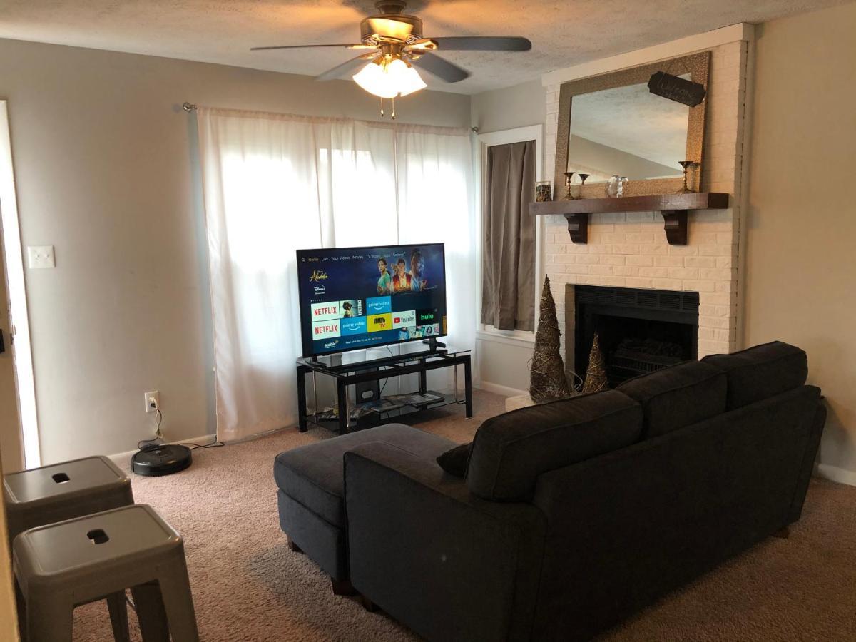 פייטוויל Cozy Cottage Feel, 5 Mins From Ft. Bragg מראה חיצוני תמונה